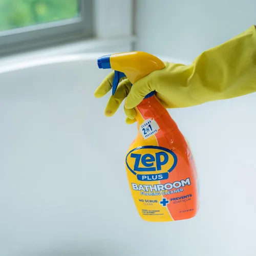 Vista 6 de Zep Plus - Limpiador espumoso para baño - 32 onzas (caja de 12) - R54012 - Mantén tu baño limpio + protege contra la futura acumulación de jabón