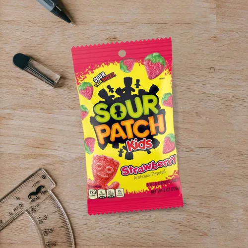 Vista 9 de SOUR PATCH KIDS Caramelos Suaves y Masticables de Fresa, Caramelos a Granel, 12 Bolsas de 8 oz