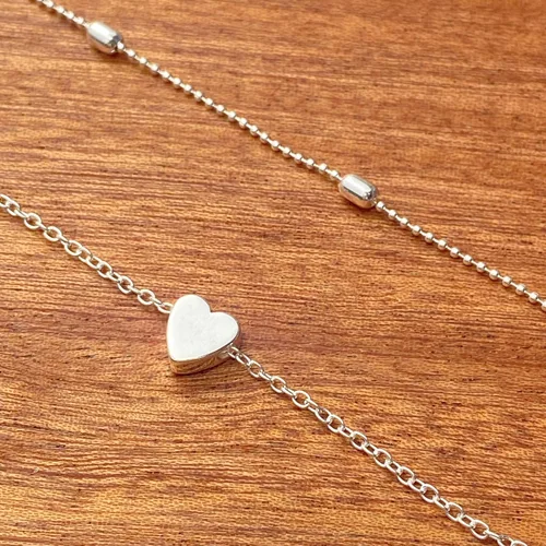 Vista 5 de Artmiss Tobilleras en capas para mujer, pulsera de tobillo plateada con dije de corazón y cuentas delicadas, joyería de pie para mujer, tobillera