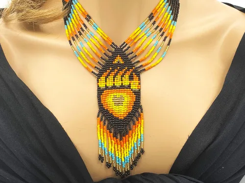 Vista 2 de Conjunto de joyería de diseño de pata de oso y tortuga Collar, aretes, pulsera hecha a mano