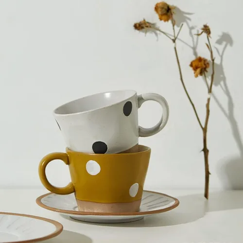 Vista 5 de Taza, taza de escritorio de café, taza de cerámica, taza de café retro, juego de platillos japoneses para el hogar, taza de desayuno de cerámica