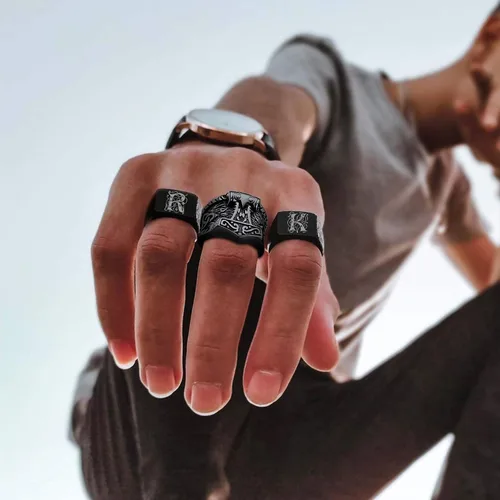 Vista 3 de FaithHeart Norse Viking Jewelry - Anillo de acero inoxidable de guerrero para hombre con diseño vikingo de cabeza de lobomartillo de Thor