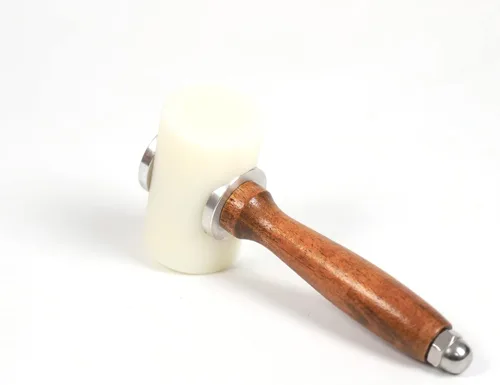 Vista 4 de Martillo de nylon de cabeza en forma de T Mango de madera de artesanía en cuero talla martillo de nylon para estampado coser cuero kit