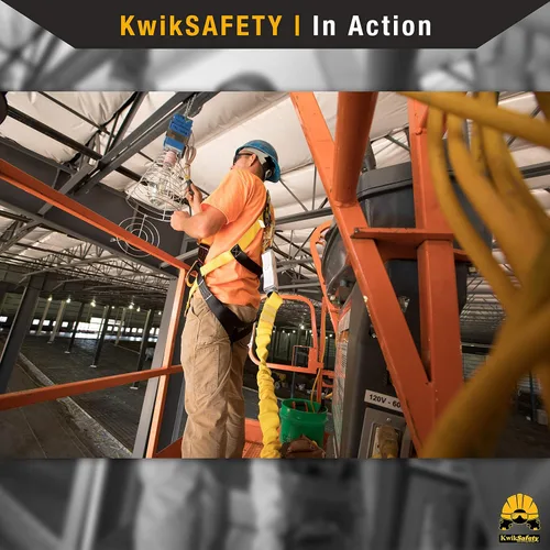 Vista 7 de KwikSafety - Fall Protection Safety Harness - Construction & Roofing Fall Arrest Safety Harnesses - ANSI OSHA Compliant
