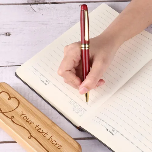 Vista 6 de Juego de regalo de bolígrafo de madera de lujo grabado personalizado con estuche de negocios, bonito bolígrafo de escritura con caja y repuestos