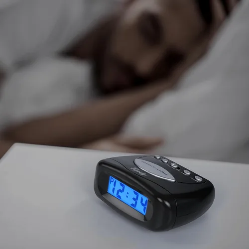Vista 6 de Equity by La Crosse Reloj despertador LCD Snooze, negro