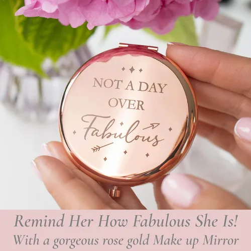 Vista 2 de Regalos de cumpleaños para mujer, espejo compacto de oro rosa con texto en inglés "Not a Day Over Fabulous", ideas de regalo de cumpleaños