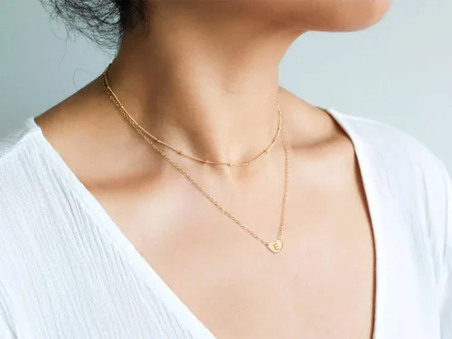 Vista 3 de Glimmerst Collar con inicial de corazón en capas para mujer, chapado en oro de 18 quilates, cadena de cuentas de acero inoxidable, collar
