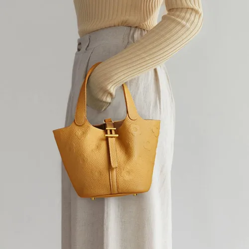 Vista 8 de FOXLOVER Bolsos pequeños de cuero genuino para mujer bolsos de cubo con asa superior para mujer