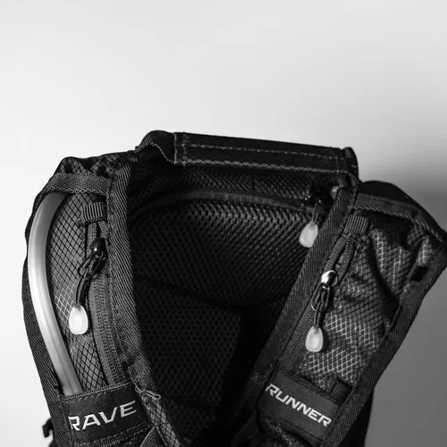 Vista 3 de RAVERUNNER Mochila de hidratación antirrobo Mochila rave aprobada por festivales para asistentes a conciertos, mochila de agua para festivales sin