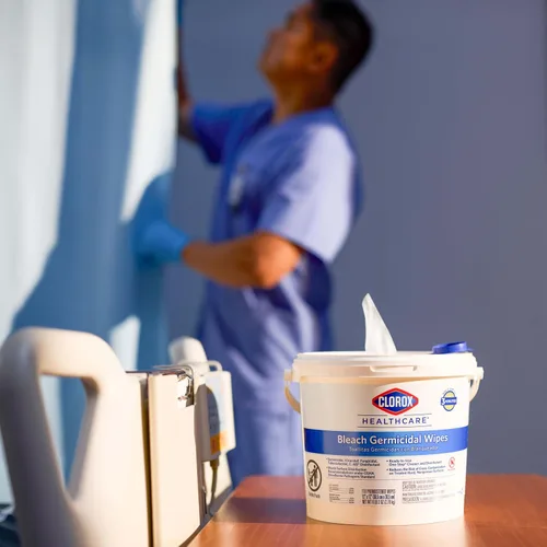 Vista 5 de Clorox Healthcare Toallitas Germicidas con Lejía, 12" x 12", Recarga para Cubo, Bolsa de 110 Unidades (El Paquete Puede Variar)