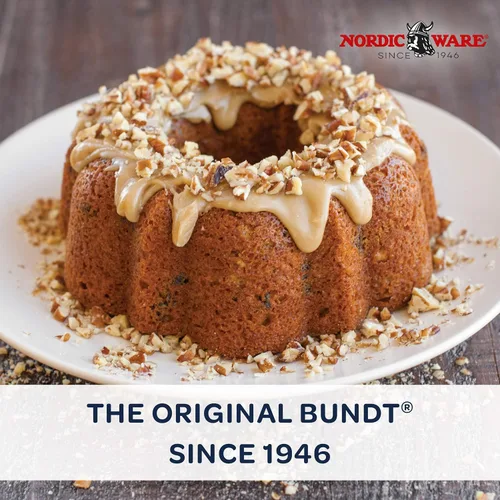 Vista 2 de Nordic Ware Platinum Anniversary Bundt Pan and Angel Food Cake Pan Bundle Juego de utensilios para hornear de 2 piezas