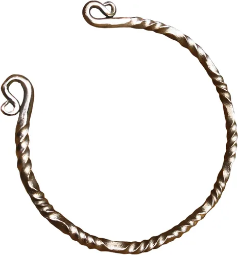 Vista 9 de NauticalMart Collar medieval de hierro tradicional celta torque torque, torque forjado a mano, torc nórdico medieval, cuello auténtico y anillo