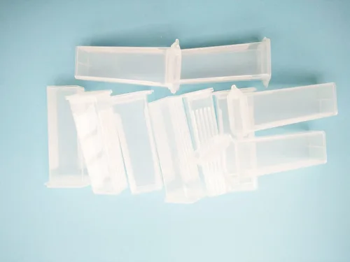 Vista 2 de Caja de diapositivas plástica del tenedor de cristal del microscopio del rectángulo para 5 diapositivas