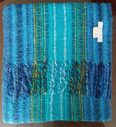 Vista 9 de Bufanda hecha a mano de alpaca del bebé para las mujeres. accesorio exclusivo y de moda