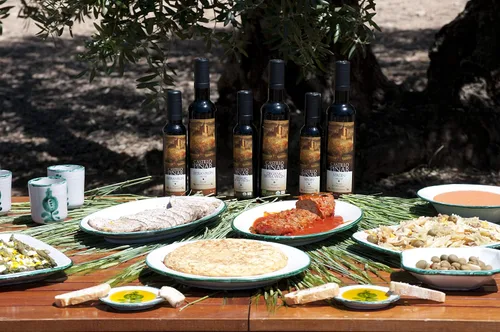 Vista 5 de Castillo de Piñar Aceite de Oliva Virgen Extra 8.5 fl oz PICUAL UNA VARIEDAD NO OGM