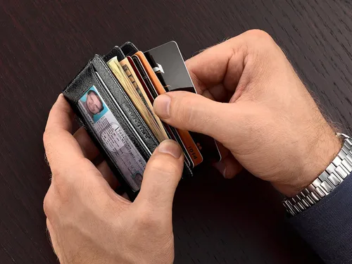 Vista 3 de Cartera compacta de manga RFID de cuero minimalista con clip de dinero 10 tarjetas