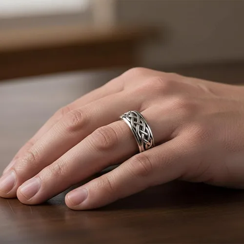 Vista 2 de US Jewels And Gems - Anillo giratorio de plata de ley 925 con nudo celta irlandés para hombre
