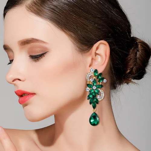 Vista 2 de BriLove - aretes con dije, bohemios, con flores de cristal, para novia, diseño de lágrima colgante y estilo lámpara antigua de araña