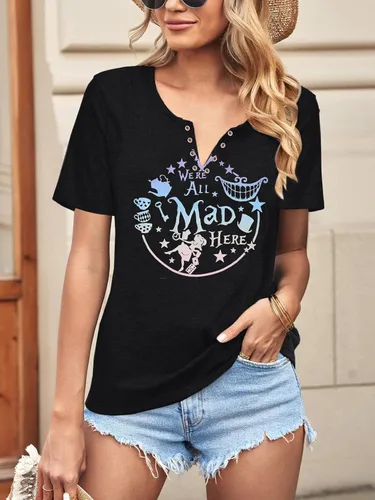 Vista 4 de ASTANFY - Camiseta para mujer "We're All Mad Here", con estampado mágico, lindas camisetas gráficas, tops casuales de manga corta para vacaciones