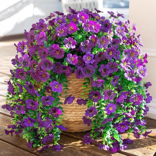Vista 18 de Flores artificiales colgantes de imitación para decoración exterior de otoño, 2 piezas de violetas de seda falsas con eucalipto, resistentes a