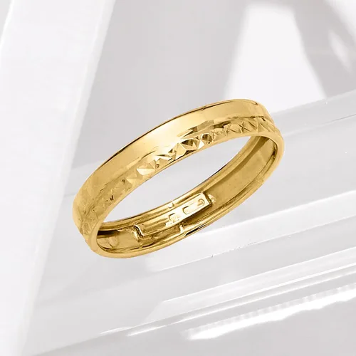 Vista 4 de Ross-Simons Anillo italiano de oro amarillo de 14 quilates con corte diamante y pulido