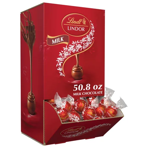 Vista 9 de Lindt LINDOR Caja de Regalo Tradiciones de Trufas de Chocolate con Leche, Caramelo de Chocolate con Leche con Centro de Trufa Suave y Derretido, 6.8