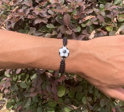 Vista 6 de Pulsera de fútbol ajustable unisex con diseño de paracaídas blanco y negro, joyería de fútbol, regalos de jugador y equipo, y accesorios
