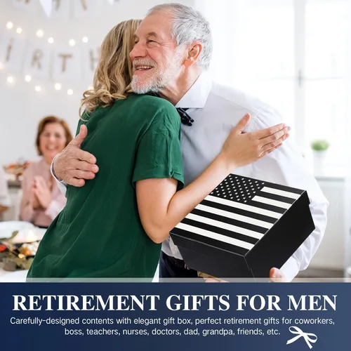 Vista 4 de Set de regalos de bandera americana Sieral para hombres incluye vaso, gorra de béisbol, calcetines, llavero con caja de regalo para veteranos