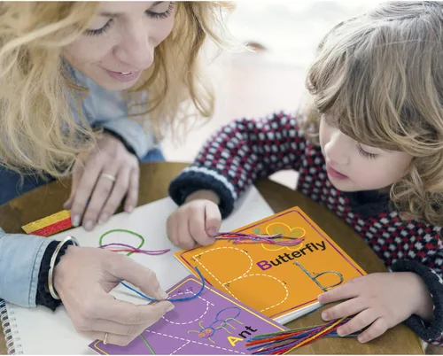 Vista 3 de Wikki Stix Tarjetas Divertidas del Alfabeto para Aprender