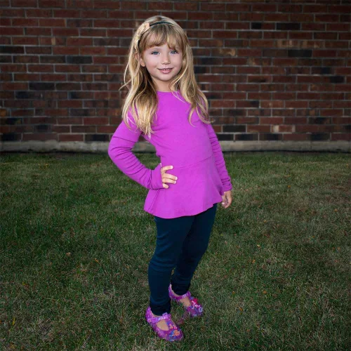 Vista 3 de City Threads Blusa de algodón de manga larga con peplum para niñas para la escuela o el juego