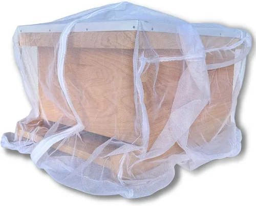 Vista 10 de La bolsa de malla diseñada para que los apicultores muevan las abejas de forma segura con malla de alta resistencia, cremallera YKK y costuras
