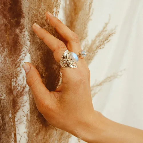 Vista 7 de Boho-Magic Anillo de plata de ley con piedra lunar para mujer, joyería bohemia, piedra preciosa ovalada