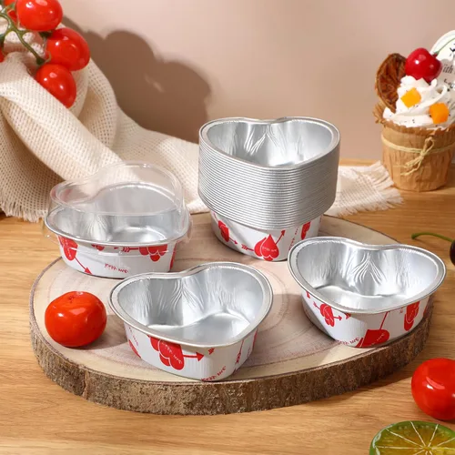 Vista 3 de Domensi Juego de 100 moldes de papel de aluminio en forma de corazón, mini tazas para cupcakes con tapas, molde para flan, desechables, para el día