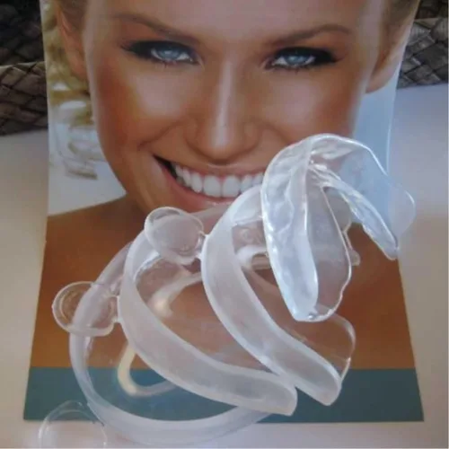 Vista 2 de Bandejas blanqueadoras para dientes, mejoradas, marca Sure Fit
