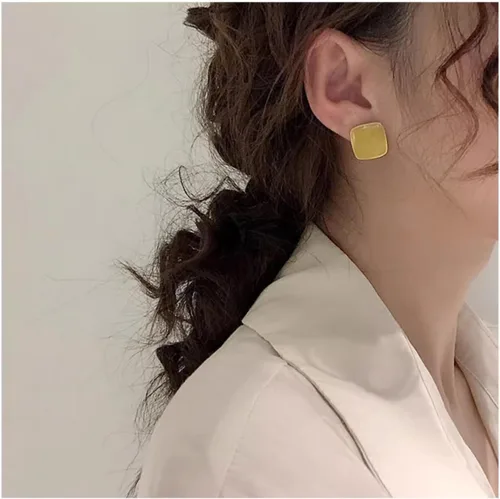 Vista 4 de Caiyao Aretes de botón cuadrados esmaltados ligeros y coloridos para mujer, pequeños aretes cuadrados para adolescentes, niñas, novia, fiesta