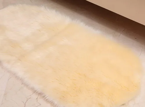 Vista 4 de CHITONE Alfombra ovalada de piel de oveja sintética, grande y larga, manta decorativa de piel sintética para cama, alfombra, tapete para sofá, Beige