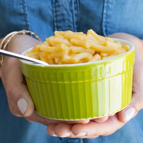 Vista 5 de Annie's Pasta y Salsa Vegana con Sabor a Macarrones y Queso, Orgánica, a Base de Plantas, Para Cena o Snacks, 6 onzas