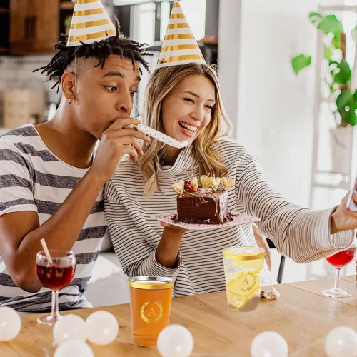 Vista 7 de 100 vasos de plástico con monograma de lámina dorada con letra A, vasos desechables de 12 onzas con inicial transparente para fiestas, bodas