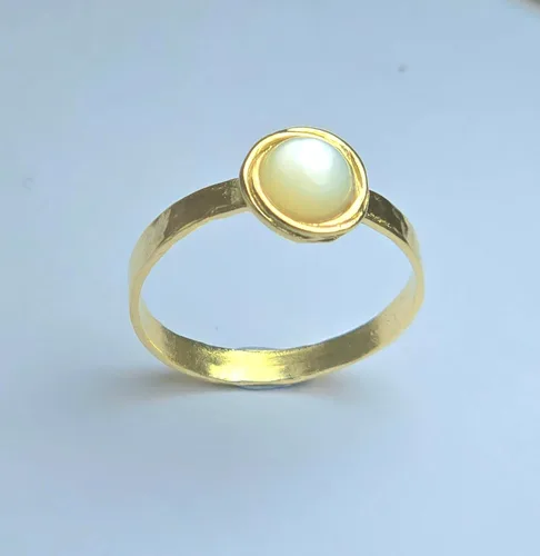 Vista 36 de Anillo de oro de piedras preciosas, anillo de piedra chapada en oro de 14 quilates, anillo de piedra apilable, anillo de oro de piedra pequeña