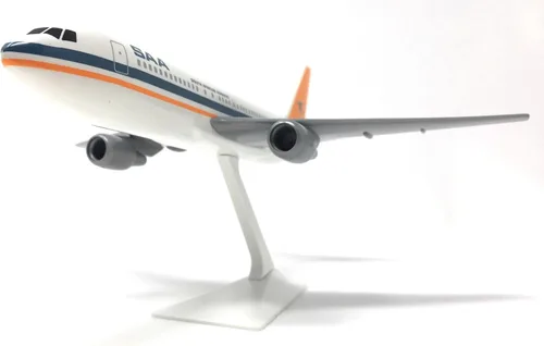 Vista 3 de South African Airways 767-200 Modelo miniatura de plástico Snap-Fit 1:200 Parte # ABO-76720H-007