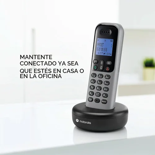 Vista 4 de Motorola Teléfono inalámbrico, 3 teléfonos, DECT 6.0 de largo alcance, pantalla retroiluminada brillante, botones grandes fáciles de usar, bloqueo