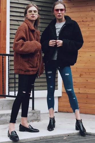Vista 6 de PRETTYGARDEN - Chaqueta de forro polar Sherpa de gran tamaño para mujer Negro