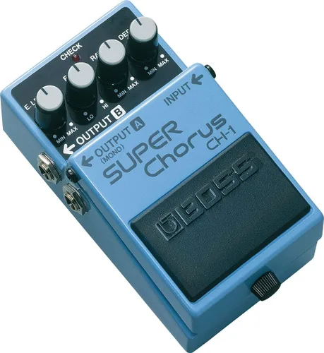 Vista 3 de Boss Paquete CH-1 Super Chorus con cable de instrumento Gearlux, cable de conexión y púas