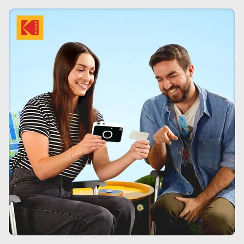 Vista 10 de KODAK Printomatic+ - Paquete de inicio de cámara digital de impresión instantánea + Estuche de transporte + Papel fotográfico adhesivo Zink de 20