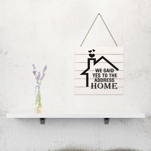 Vista 3 de Letrero colgante de madera con colgador con texto en inglés «We Said Yes to The Address House» («We Said Yes to The Address House»