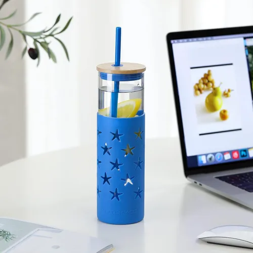 Vista 4 de Hyperspace Botella de agua de vidrio de 20 onzas con funda protectora de silicona y tapa de bambú, vasos de viaje con pajita, sin BPA