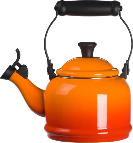 Vista 2 de Le Creuset - Tetera de acero esmaltado de media litro, 1.25 cuartos de galón, Marsella