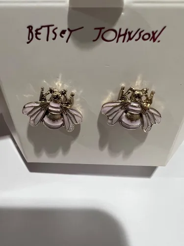 Vista 4 de Betsey Johnson Aretes de abeja, Metal, No es una piedra preciosa