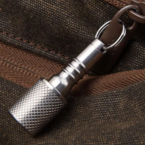 Vista 6 de Llavero pastillero, estuche de titanio pequeño organizador impermeable, contenedor EDC tubo de metal para acampar al aire libre, viajes, hombres